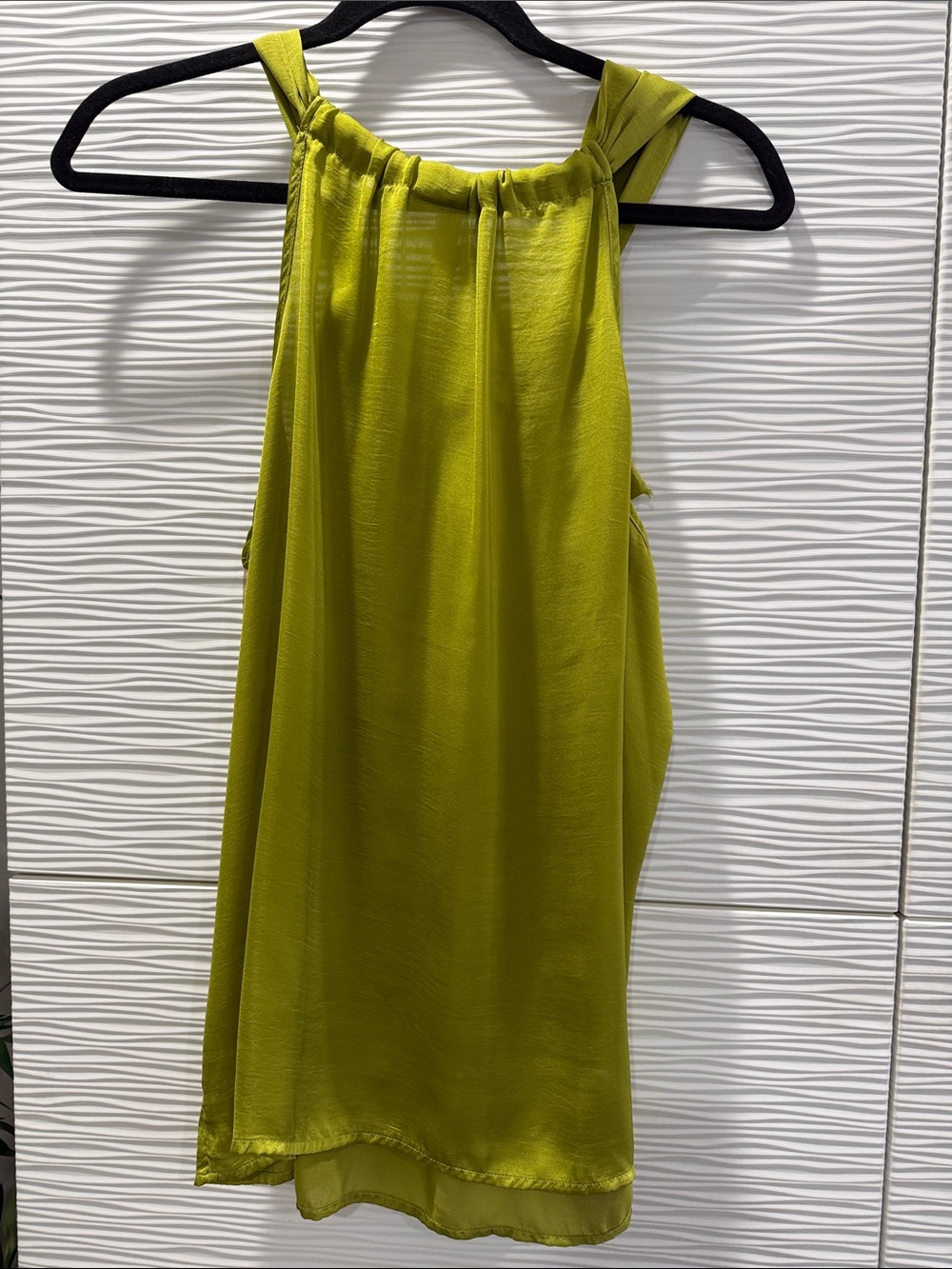 Adiva silk Lime Green Top with Brand Tag - Picture 3 of 3